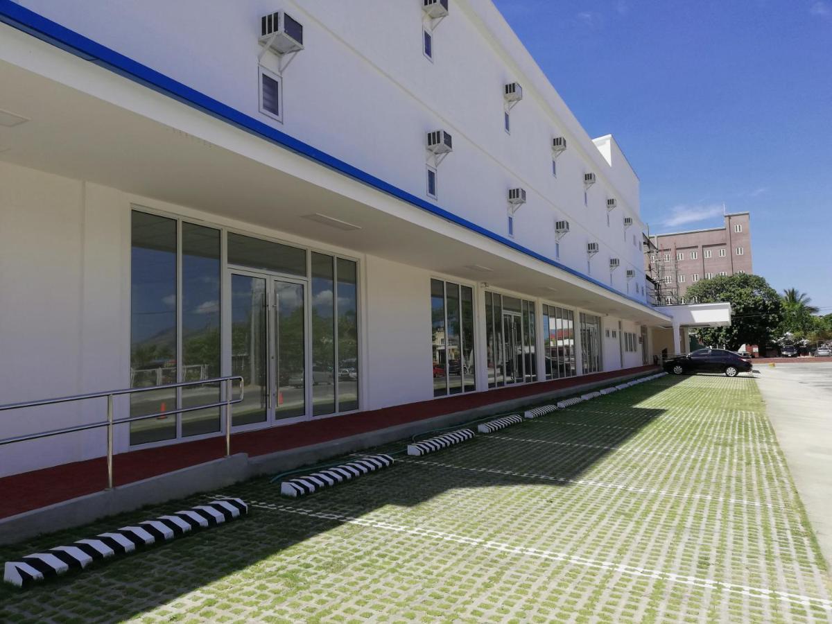 אולונגפו Subic Bay Hostel מראה חיצוני תמונה