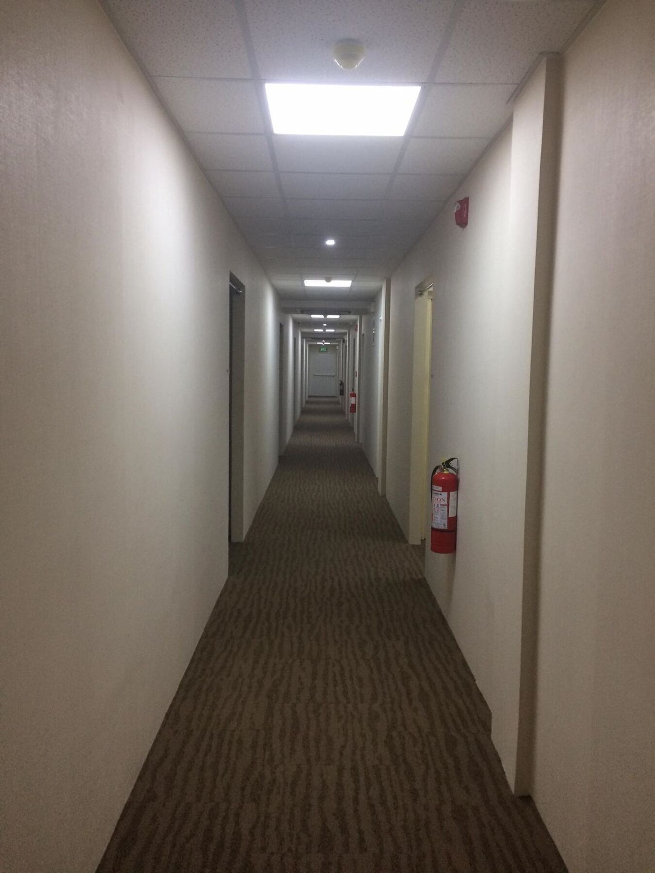 אולונגפו Subic Bay Hostel מראה חיצוני תמונה